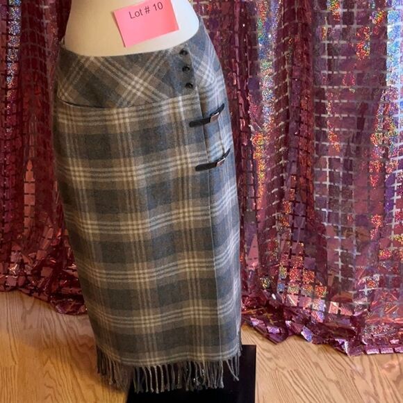 NWOT VINTAGE WRAP MAXI SKIRT in size 10 in a wool blend - Picture 3 of 11